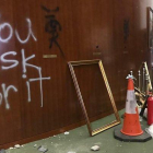 Destrozos causados en el interior del Parlamento de Hong Kong.-JOHNSON LAI (AP)