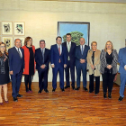 Alfonso Fernández Mañueco, en el centro, acompañado por el próximo presidente de las Cortes, Ángel Ibáñez, el secretario regional del partido y los nueve presidentes provinciales.-ICAL