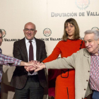 Luis Fernández Gamazo, secretario de Organización de CCOO Castilla y León; Jesús Julio Carnero, presidente de la Diputación de Valladolid; Ángela de Miguel Sanz, presidenta de la CVE; y Fernando Fernández, secretario provincial de UGT Valladolid-ICAL