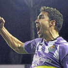 Mata celebra el segundo gol del Real Valladolid el pasado sábado ante el Oviedo.-J. M. LOSTAU
