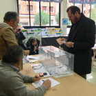 Óscar Puente, alcalde de Valladolid, ejerciendo su derecho a voto-EUROPA PRESS