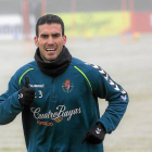 El jugador, Alejando Alfaro, en el entrenamiento en los Anexos de este lunes-Pablo Requejo