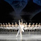 El Lago de los Cisnes, interpretado por el Ballet de San Petersburgo.-EL MUNDO