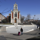 Plaza de Rafael Cano y la Iglesia de La Pilarica en la actualidad. J. M. LOSTAU