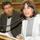 Alberto Bustos y María Sánchez, en una imagen de archivo durante un Pleno.-J. M. LOSTAU