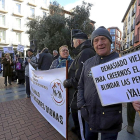 Decenas de jubilados participan en una nueva manifestación por las calles de Valladolid en defensa de las pensiones.-ICAL