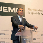 Sergio Scariolo ayer durante su ‘master-class’ sobre liderazgo en la UEMC.-PABLO REQUEJO