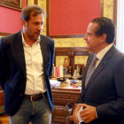 El presidente del Consejo Consultivo, Mario Amilivia, anunció que ayer mismo se dirigió por carta a los portavoces de la distintas fuerzas políticas con representación en las Cortes para, “si les parece razonable la fecha”, dijo, organizar una reunión con-ical