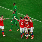 Jugadores rusos celebran un gol-JOSE MÉNDEZ (EFE)