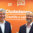 El responsable de Economía, Luis Garicano, con el portavoz en Castilla y Léon, Luis Fuentes.-ICAL