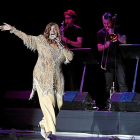 Gloria Gaynor durante un concierto que ofreció  hace unos años en Madrid.-CARLOS BARAJAS