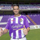 Juanpe, durante su presentación, en el estadio Zorrilla.-Pablo Requejo