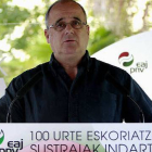 El presidente del PNV en Gipuzkoa, Joseba Egibar, en unas declaraciones a los medios de comunicación.-Foto:  EFE / JAVIER ETXEZARRETA
