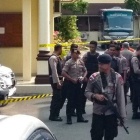La policía indonesia aseguró su cuartel general en Medan, Sumatra Septentrional.-AFP