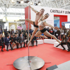 La Feria de Muestras de la ciudad del Pisuerga acogió un espectáculo de ‘Pole Dance’ durante el acto de inauguración de Intur.-REPORTAJE GRÁFICO: J.M. LOSTAU