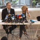 El líder del PSOE madrileño, Antonio Miguel Carmona, y la alcaldesa de Madrid, Manuela Carmena (Ahora Madrid), el pasado 12 de junio.-Foto: AGUSTÍN CATALÁN