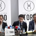 Rueda de prensa de la Fundación Toro de Lidia para dar a conocer las medidas que van iniciar por los comentarios ofensivos vertidos en redes sociales en torno a la muerte del torero Victor Barrio. En la imagen (I a D) el presidente de la Unión de toreros,-ICAL