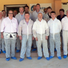 Representantes de Copiso, Incarlopsa y el grupo holandés Topigs en una visita el centro de inseminación de Esteras de Lubia.-E.M.