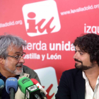 El coordinador de IUCyL, José María González, y el procurador de IU-Equo convergencia por Castilla y León, José Sarrión, presentan las líneas de trabajo de la formación para los próxmos meses-Ical