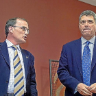 Marcelino Maté y Ángel María Villar, durante la inauguración de la Federación de Fútbol de Castilla y León.-MONTSE ÁLVAREZ
