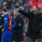 Luis Enrique, durante el partido ante Las Palmas.-JORDI COTRINA
