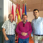 Santiago Baeza, Luis Miguel González Gago y David Esteban ayer, tras la elección de representantes.-E. M.