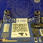 Bolsas de marihuana y objetos decomisados por la Policía-El Mundo