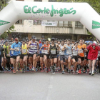 Los corredores toman parte de la multitudinaria salida del año pasado.-PEREIRA