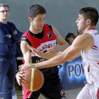 Ciudad de Valladolid yEras de León, ayer frente a frente, ante la atenta mirada de Juan Carlos Pozo.-J. M. LOSTAU