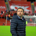 El entrenador blanquivioleta Sergio mira hacia la grada durante el partido de Copa del Rey en Palma.-PHOTO-DEPORTE