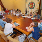 Reunión del consejo de administración de la nueva entidad municipal que gestionará el servicio del agua-EL MUNDO