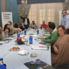 La consejera de Familia e Igualdad de Oportunidades, Milagros Marcos (D), celebra una reunión con colectivos sociales sobre materia de exclusión.-Ical