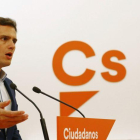 El presidente de Ciudadanos, Albert Rivera, durante la rueda de prensa que ha ofrecido tras la reunión de la Ejecutiva de Ciudadanos.-J P GANDUL (EFE)