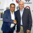Óscar Mendiluce y Mike Hansen, ayer, durante la presentación del acuerdo entre Carramimbre y el CBC Valladolid.-J. M. LOSTAU