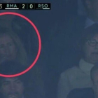 Marta Silva vio el Madrid - Real Sociedad desde el palco detrás de Florentino Pérez.-TWITTER