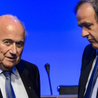 Joseph Blatter y Michel Platini, el pasado 2 de junio, durante el congreso de la FIFA celebrado en Sao Paulo.-Foto:   AFP / FABRICE COFFRINI