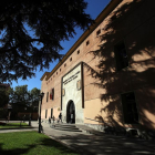 Puerta de acceso a la biblioteca de San Nicolás.-ICAL
