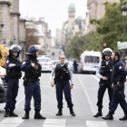 La policía bloquea la calle después del atentado en la prefectura de París, el pasado octubre.-MARTIN BUREAU (AFP)
