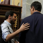 Alberto Garzón y Pedro Sánchez en el Congreso de los diputados.-JOSÉ LUIS ROCA