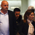 Los padres del piloto Jules Bianchi, Philippe y Christine, a su llegada al hospital de Yokkaichi.-Foto: AFP / TOSHIFUMI KITAMURA