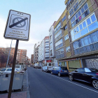 Cartel indicador del fin del estacionamiento en zona azul colocado entre las calles  Unión y Pérez Galdós.-MIGUEL ÁNGEL SANTOS
