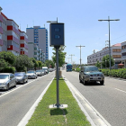 Radar fijo ubicado en la carretera de Madrid que funciona con sistema multicarril.-J.M. LOSTAU