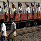La India tiene la cuarta red ferroviaria del mundo.-REUTERS / ARKO DATTA