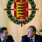 Los alcaldes de Valladolid, Óscar Puente, y de León, Antonio Silván, mantienen un encuentro de trabajo.-ICAL