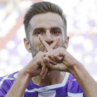 Juan Villar celebra un gol en Zorrilla.-J.M. Lostau