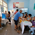 Una casilla electoral para votar sobre la nueva Constitución en La Habana, Cuba.-EFE