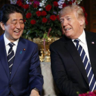 El diálogo entre Trump y Abe se produjo después de que en una rueda de prensa en la Casa Blanca.-AP