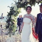 Paz Padilla y Juan Vidal, este sábado durante su boda en la playa de Zahara de los Atunes.-INSTAGRAM