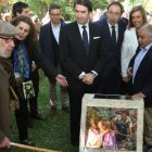 El pintor Fernando Escobar, a la izquierda, junto a Suárez-Quiñones, Polanco, Armisén, Ainsua y Herrero en los actos por el X aniversario de la explosión.-ICAL