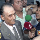 Manuel Ruiz de Lopera, a la salida de un juzgado de Sevilla, en el 2010.-EFE / JUAN FERRERAS